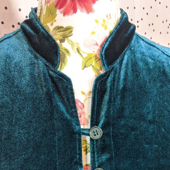 Grevercute Velvet Peplum Top - Size S - Picture 6 of 8